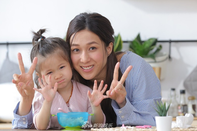 Gia đình nhỏ 4 người của Chung Gia Hân