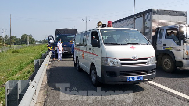 Ngành Y tế có mặt sau tin báo (Ảnh: Châu Thành)