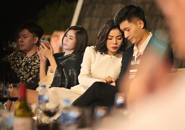 Thế nhưng, cặp đôi vẫn quyết giữ im lặng trước loạt tin đồn hẹn hò