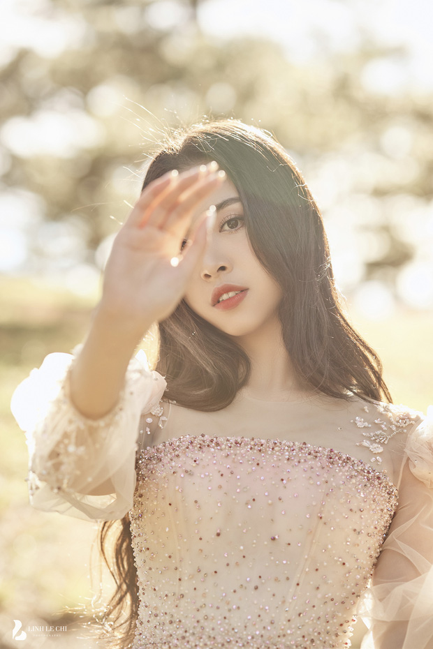 Thuý An hoá xinh như 