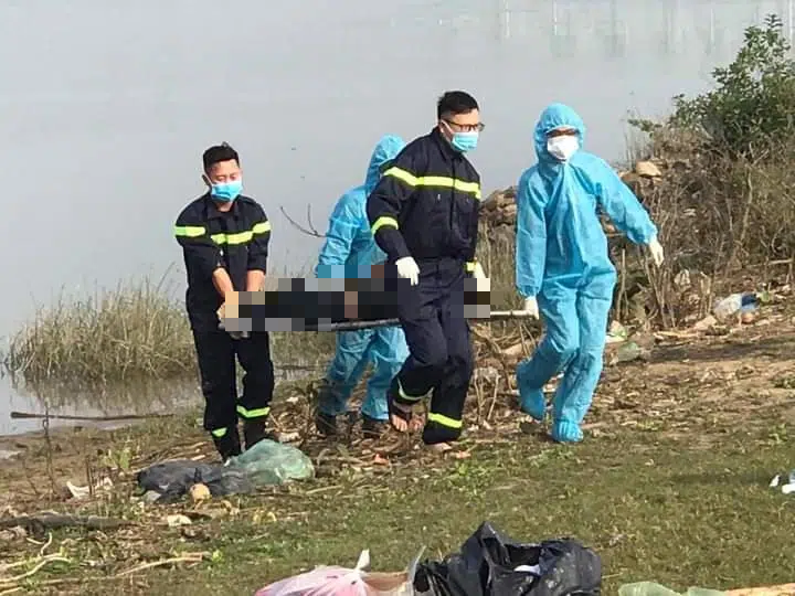 Thi thể chị N. được tìm thấy sau 5 ngày nổ lực tìm kiếm.