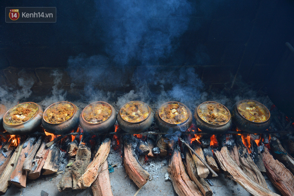 Những nồi cá kho bốc khói nghi ngút