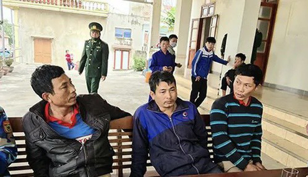 Nhiều thuyền viên thoát nạn vẫn chưa hết bàng hoàng sau tai nạn trên biển. Ảnh: Thanh Thủy