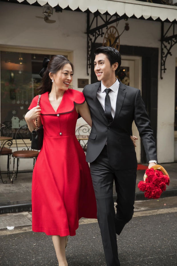 Giữa hàng loạt drama căng như dây đàn đang diễn ra trên các diễn đàn mạng, dân tình lại tỏ ra phấn khích với clip hài hước của Bình An và Phương Nga