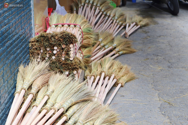 Đa phần những người dân tại đây đều ở huyện Mộ Đức, Đức Phổ của tỉnh Quảng Ngãi