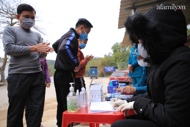 Công tác kiểm tra y tế tại Hải Dương (Ảnh Gia Đoàn)