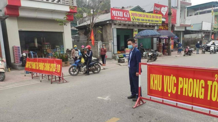 11 tỉnh, thành phố đang có dịch COVID-19 nhưng không có nghĩa tất cả người dân đều thuộc diện cách ly, không được phép di chuyển, đặc biệt không có chuyện “ngăn sông cấm chợ