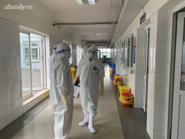 Bên trong khu điều trị bệnh nhân Covid-19