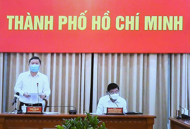 Lãnh đạo TP.HCM báo cáo tình hình dịch bệnh trên địa bàn - Ảnh: VGP/Quang Hiếu