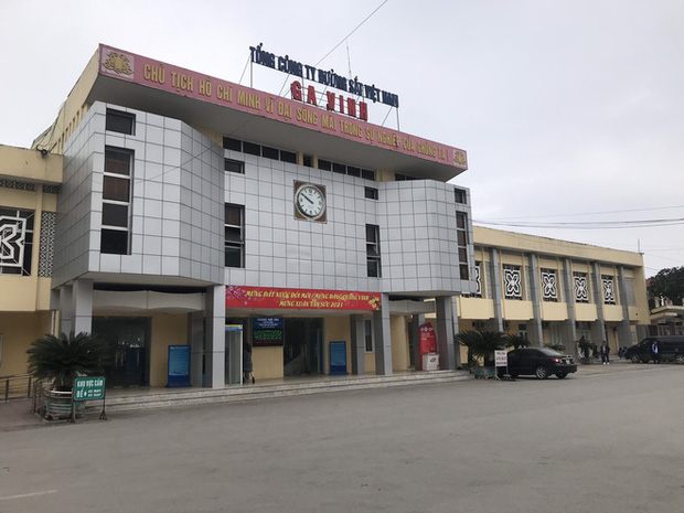 Dù đã là 26 Tết nhưng Ga Vinh vắng hoe người