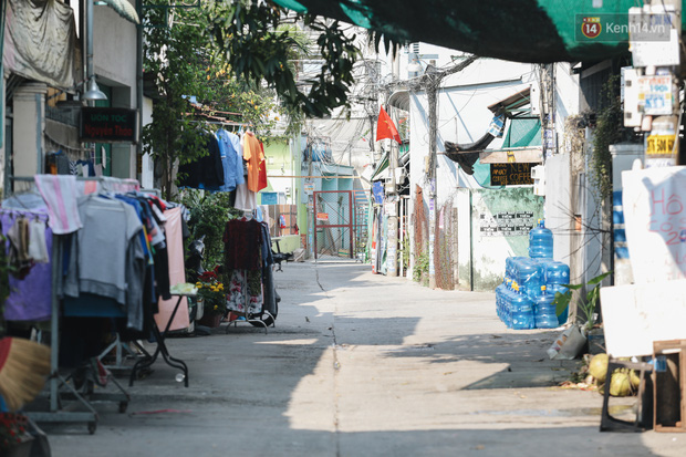 Các tuyến đường quanh khu vực phong toả trên đường TL04, phường Thạnh Lộc cũng không có người qua lại