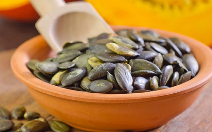 Dù hạt bí là thức ăn vặt có thể giúp giảm cân nhưng nên nhớ rằng thực phẩm chỉ có tác dụng khi được ăn điều độ.