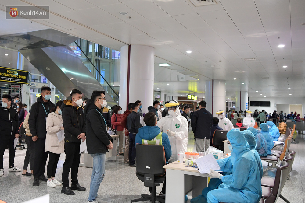 70 bàn xét nghiệm tại 2 tầng nhà ga T2 sân bay quốc tế Nội Bài và nhà văn hoá hàng không