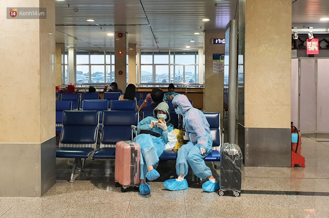 Việc hành khách ít đi một phần do ảnh hưởng của dịch Covid-19, nhiều người không về quê để đảm bảo an toàn