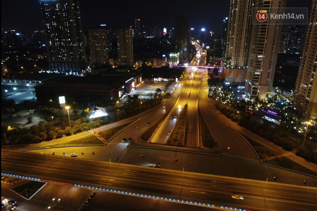 Đường Trần Duy Hưng thưa thớt các phương tiện qua lại