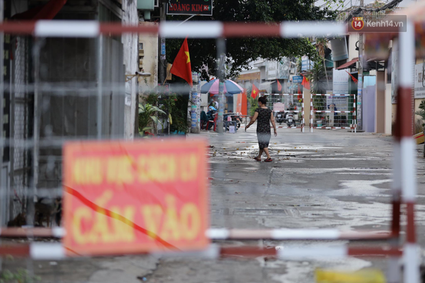 Khu đường phải phong toả trong chiều 30 Tết do có liên quan đến ca dương tính