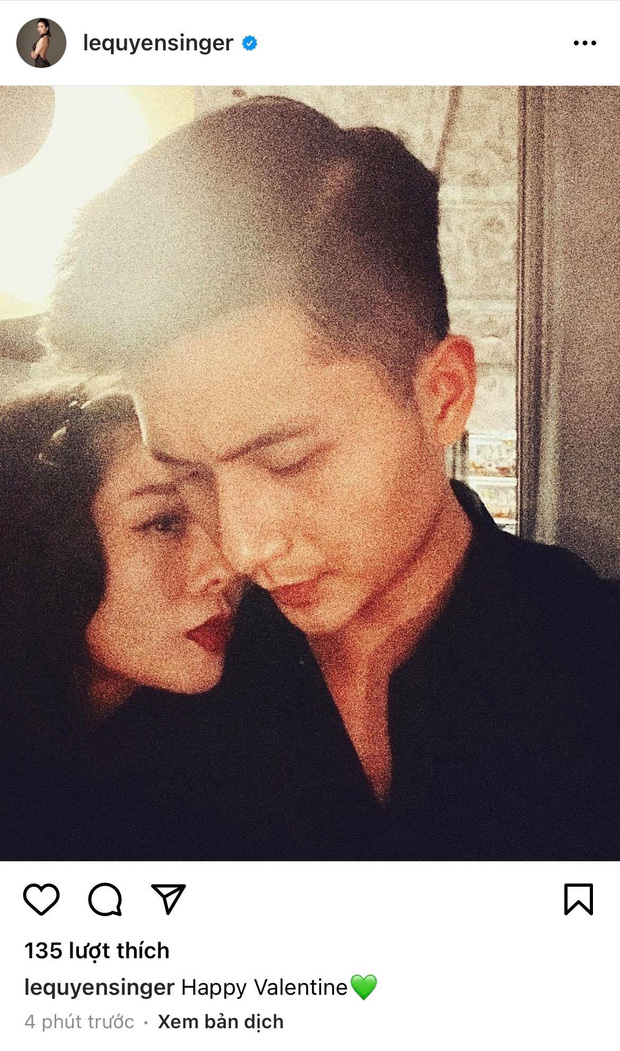 Đúng 0 giờ ngày Valentine, Lệ Quyên tung ảnh tựa đầu vào vai tình trẻ, cả hai kề mặt sát vào nhau vô cùng hạnh phúc