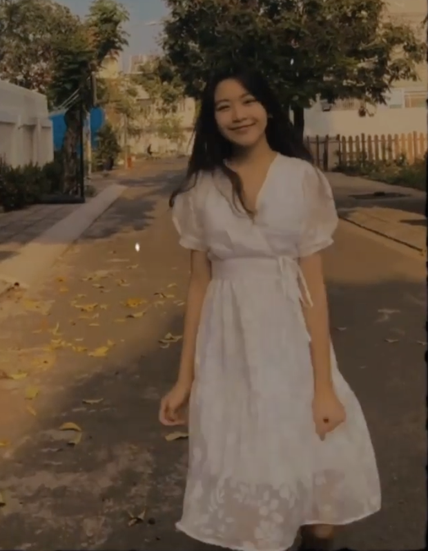 Nhan sắc lộng lẫy tuổi 16 của Lọ Lem