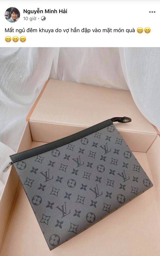 Trong khoảng thời gian hẹn hò, cặp đôi liên tục tặng nhau đồ hiệu. Hòa Minzy từng chia sẻ cô muốn độc lập chuyện tài chính nên rất minh bạch tiền bạc với Minh Hải