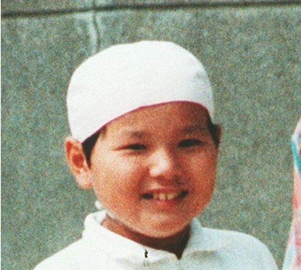 Cậu bé xấu số Jun Hase.