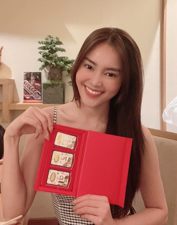 Ninh Dương Lan Ngọc cũng nhập hội sắm vàng ngày vía Thần tài, 