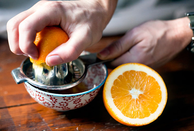 Nước ép trái cây dù ngon nhưng thường không có chất xơ, chứa rất nhiều đường gây hại.