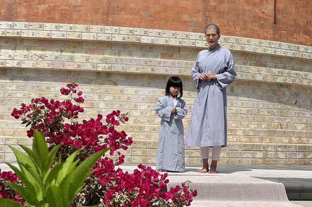 Và hình ảnh này gây xôn xao mạng xã hội thời điểm hiện tại