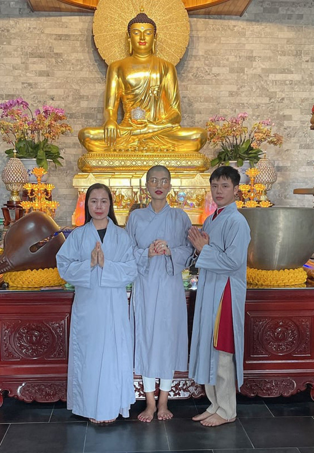 Cô hoàn toàn tự tin khác lạ sau khi cạo trọc đầu