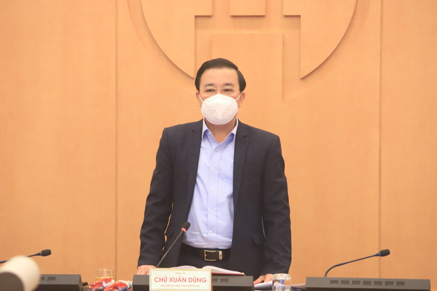 Phó Chủ tịch UBND TP Chử Xuân Dũng phát biểu trong buổi họp