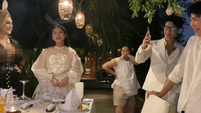 Ngô Thanh Vân khóc nức nở, chia sẻ xúc động về tình bạn và bày tỏ niềm hạnh phúc khi Huy Trần xuất hiện trong cuộc đời cô