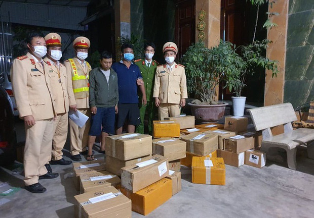 Gần 3.000 chiếc điện thoại iPhone đã bị lực lượng CSGT bắt giữ