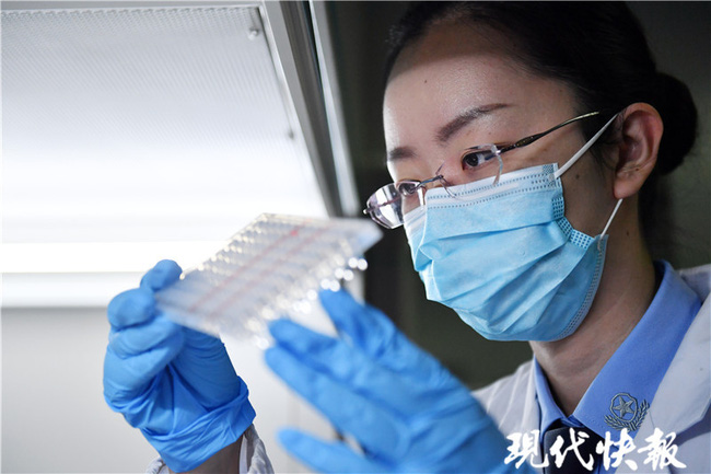 Nữ pháp y Dư Mộng Di.