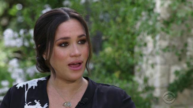 Meghan từng nói rằng cô đã bị hoàng gia kiểm soát hộ chiếu và nhiều thứ khác.