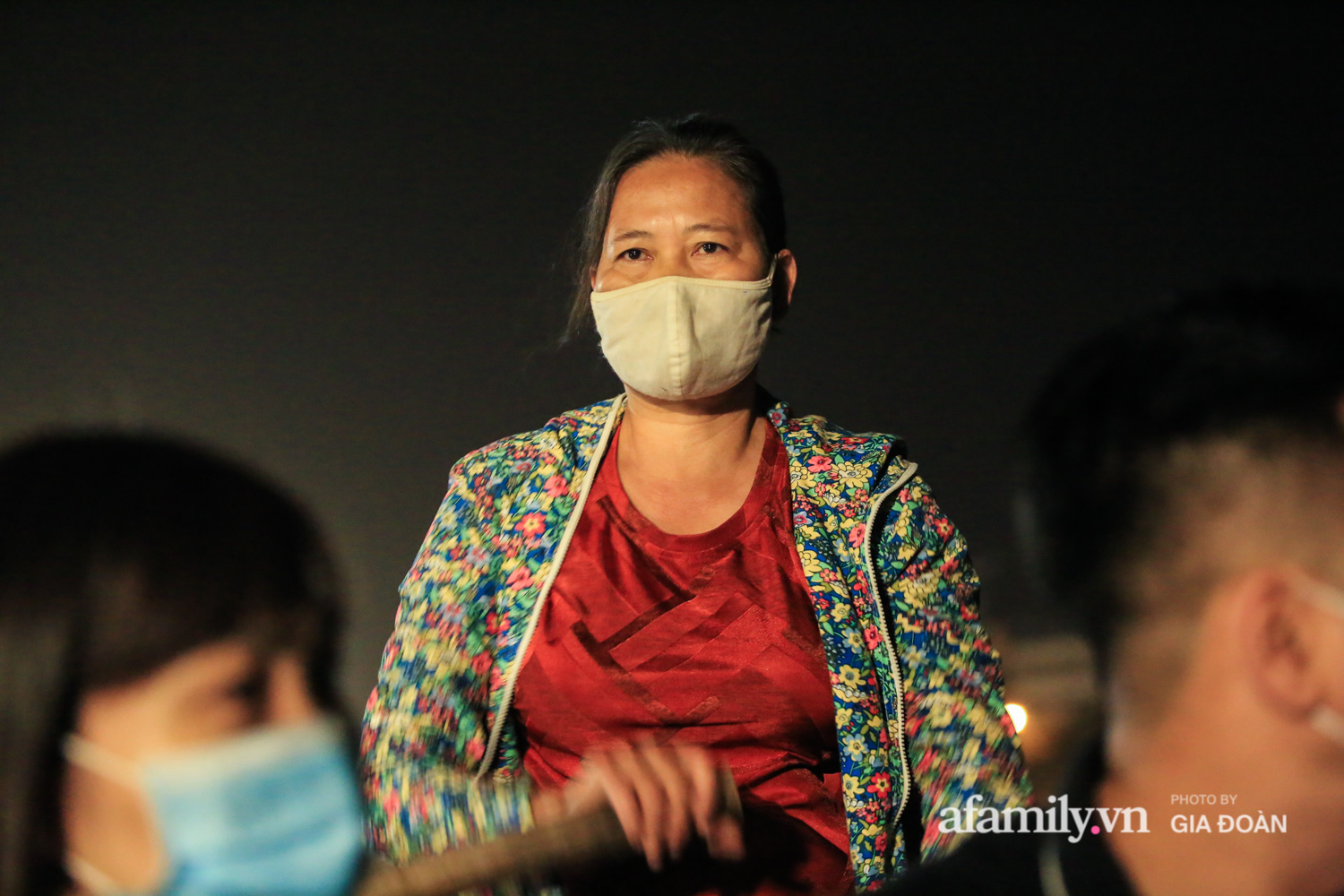 Bà Nguyễn Thị Hoa (53 tuổi) cho biết hơn 20 năm lái đò đưa khách đi tham quan chưa lúc nào người phụ nữ này thấy vắng vẻ như vậy.