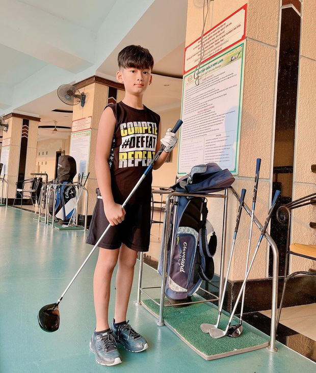 Thiếu gia nhí Vbiz đích thị là đây chứ đâu