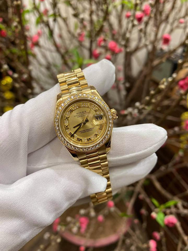 Đồng hồ nguyên khối khiến ai nhìn cũng xuýt xoa, từ 720 triệu giảm còn 520 triệu đồng