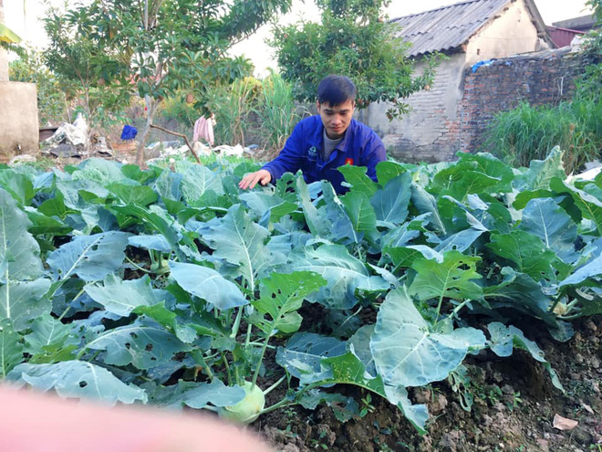 Lệ Rơi thường xuyên chia sẻ hình ảnh cuộc sống đời thường trên trang cá nhân