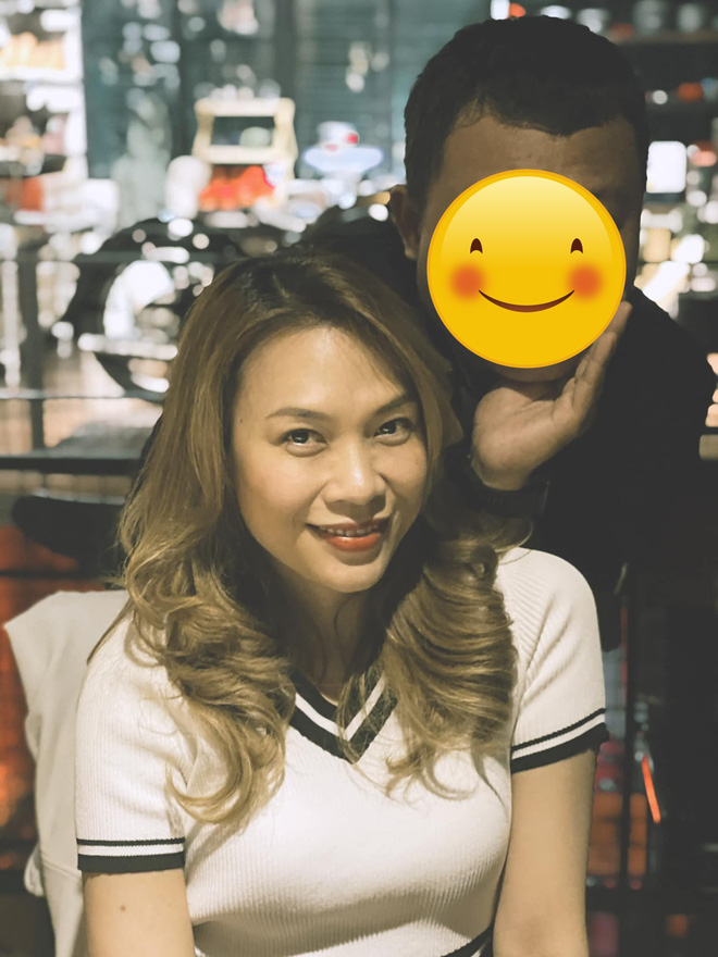 Mỹ Tâm và Mai Tài Phến cùng góp mặt trong một buổi gặp gỡ bạn bè vào dịp cuối tuần. Đây là lần đầu tiên cặp đôi cùng xuất hiện hậu drama nghi vấn thừa nhận chuyện hẹn hò