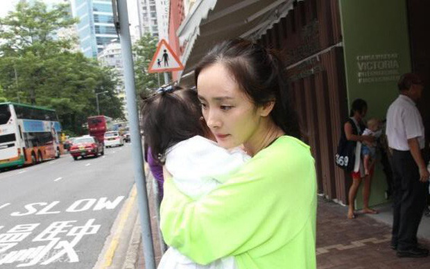 Nữ diễn viên chỉ có thể gặp bé Tiểu Gạo Nếp ở nhà hàng hoặc khách sạn