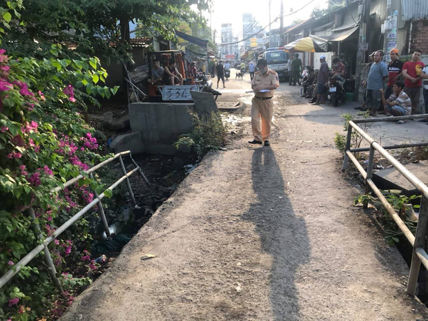 Lực lượng chức năng khám nghiệm hiện trường