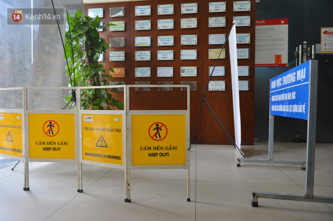 Theo ghi nhận của chúng tôi vào chiều 28/3, khu vực đôi nam nữ bị rơi đã được Chủ đầu tư toà nhà quây lại và đặt biển cấm để người dân đi qua lại cảnh giác