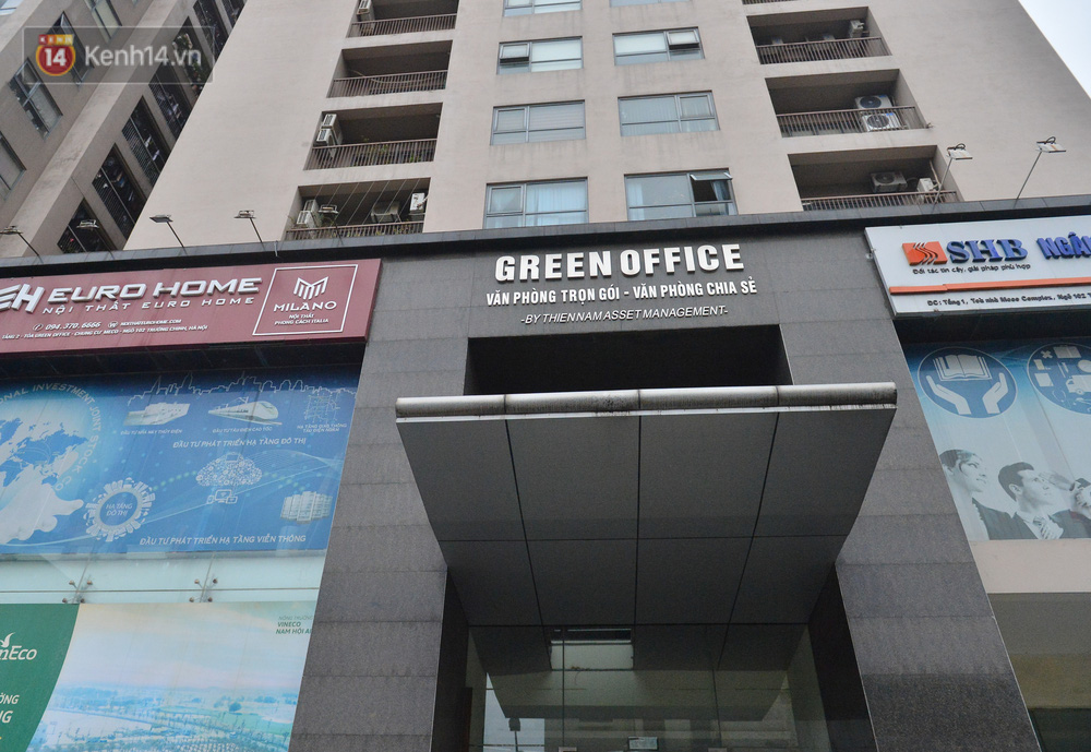 Liên quan đến vụ đôi nam nữ rơi xuống nền nhà bị thương nặng do rơi từ tầng 2 tòa nhà HH1B chung cư Meco Complex (102 Trường Chinh, phường Phương Mai, quận Đống Đa, Hà Nội) bị thủng, Trưởng ban đại diện toà nhà cho biết, lực lượng chức năng đang điều tra nguyên nhân vụ việc