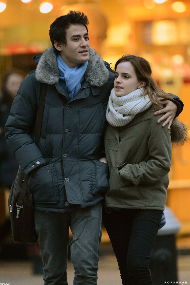 Emma và bạn học đại học Will Adamowicz hẹn hò trong 4 năm rồi quyết định đường ai nấy đi