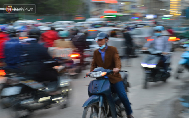 Một số người đi với tốc độ cao khi đoạn đường ngược chiều vắng