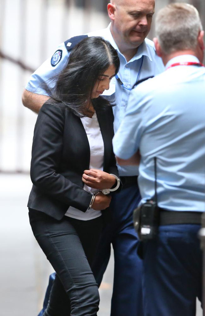 Sofia và Arun ngày ra hầu tòa