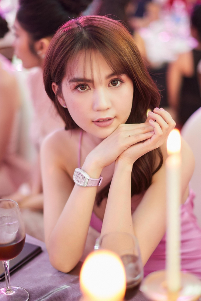 Cô sở hữu nhiều chiếc đồng hồ giá trị, vừa qua Ngọc Trinh vùa bị mất trộm 13 chiếc lên đến 15 tỷ đồng