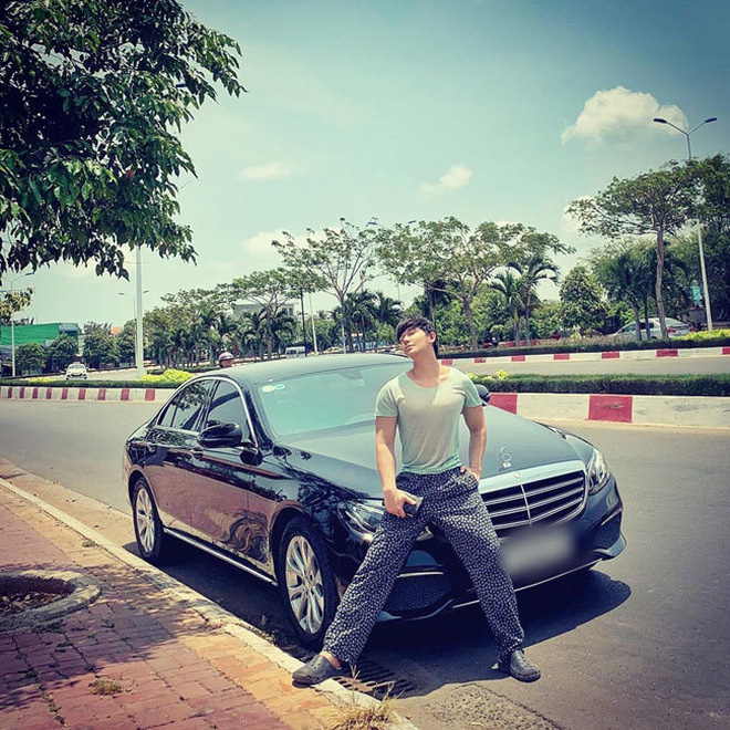 Nathan Lee còn có sở thích sưu tầm siêu xe, anh có nhiều chiếc xế giá cả siêu mắc