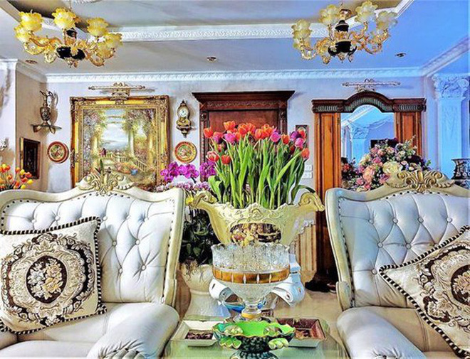 Căn nhà tại Hà Nội của Nathan Lee được trang trí theo phong cách hoàng tộc, toát ra quyền lực của gia chủ