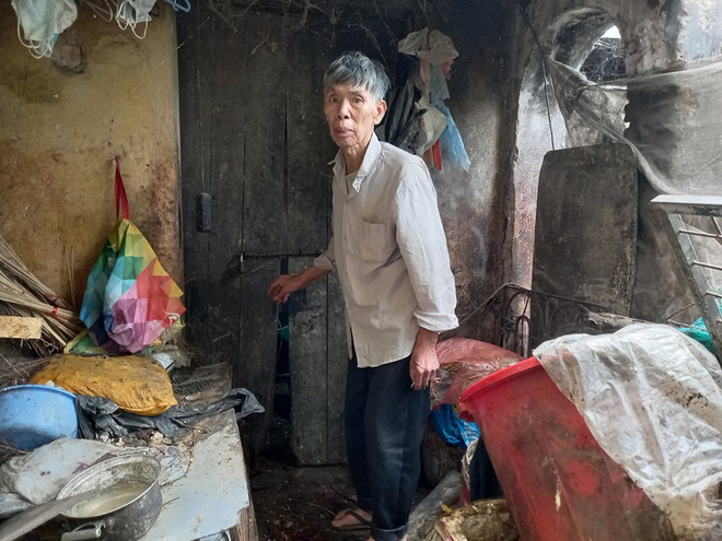 Ghi nhận của PV, căn nhà chị H. sinh sống nằm sâu trong con ngõ nhỏ của đường Đức Diễn, phường Phúc Diễn, quận Bắc Từ Liêm, TP Hà Nội.