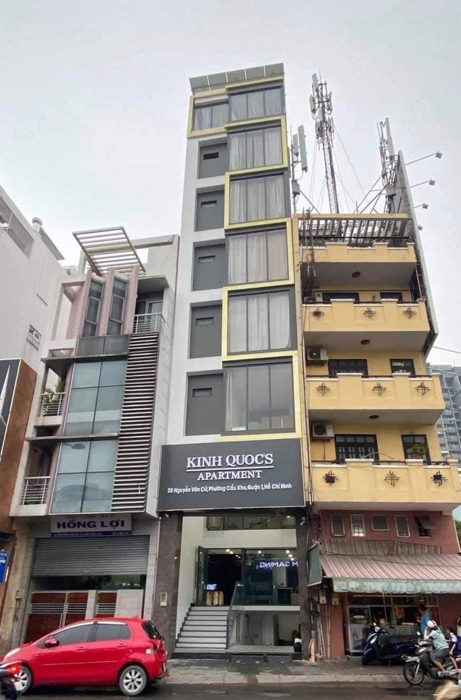 Gần đây nhất, hai vợ chồng tậu một căn nhà 7 tầng rộng 700m2 trên mặt phố với trị giá hơn 46 tỷ đồng.